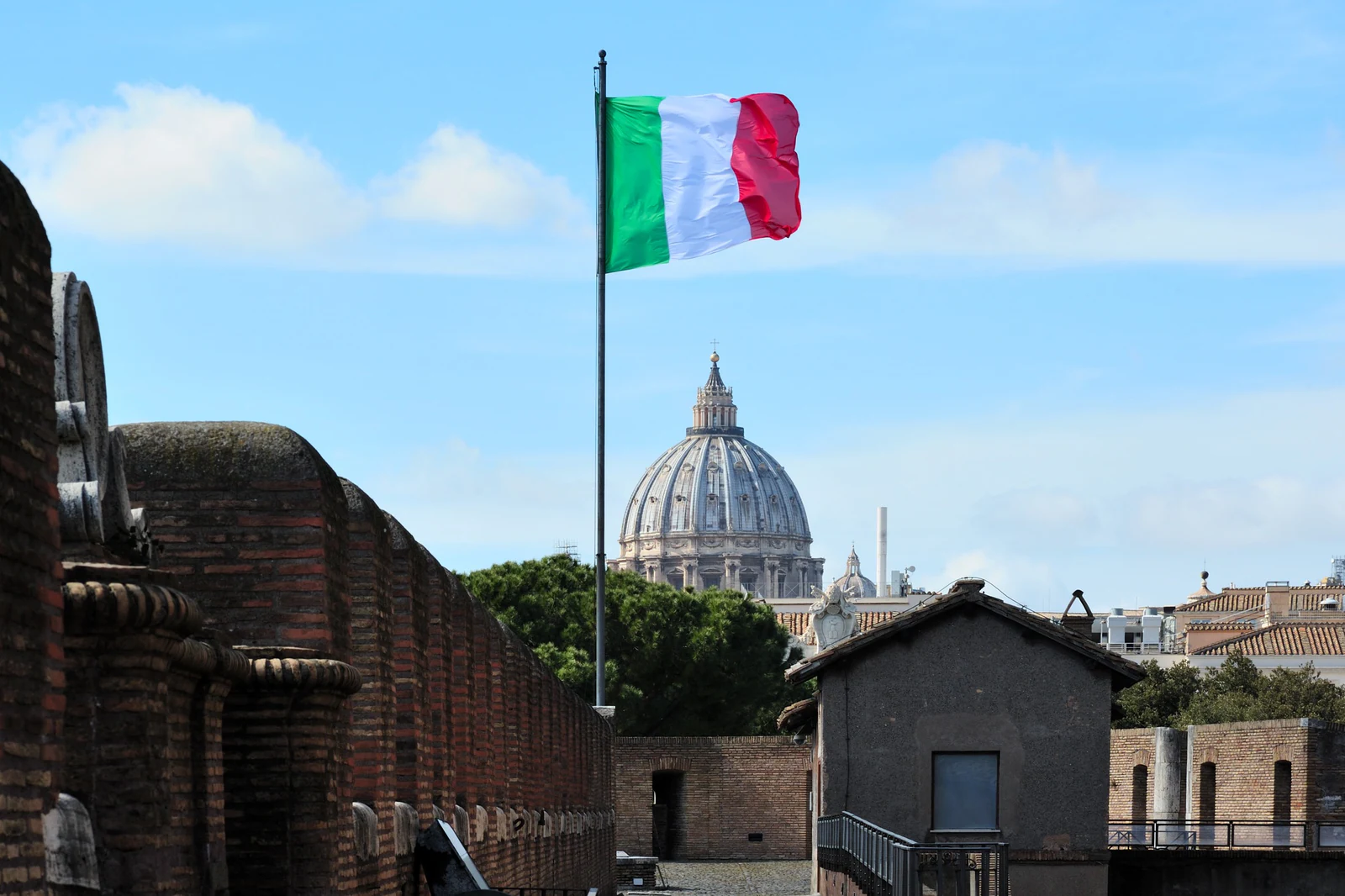Vista de São Pedro a partir do castelo. É um dos momentos em que a posição estratégica do edifício fica óbvia: Vaticano,