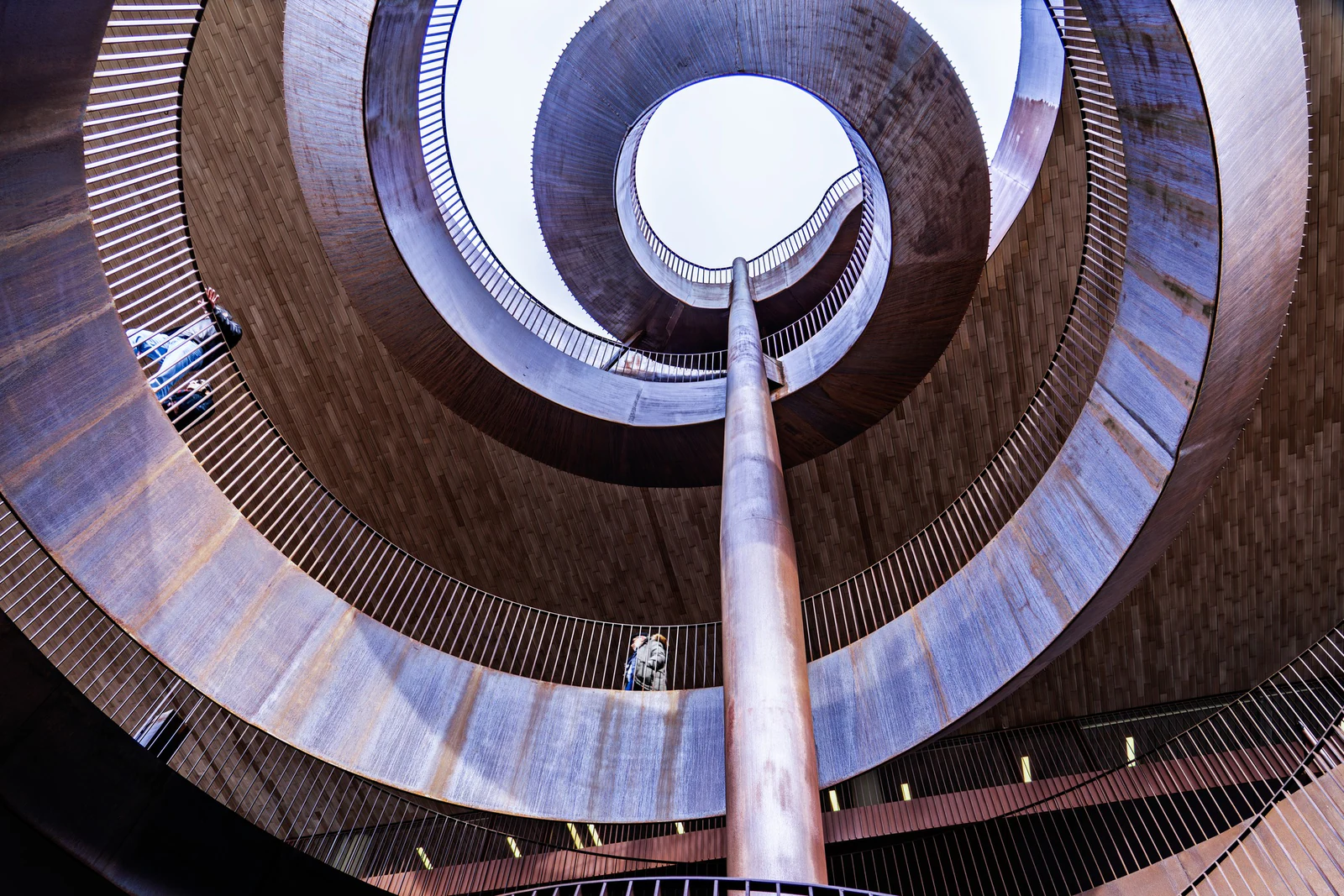 Arquitetura contemporânea de uma cantina em Chianti. É um bom contraste com as villas e construções rurais tradicionais: