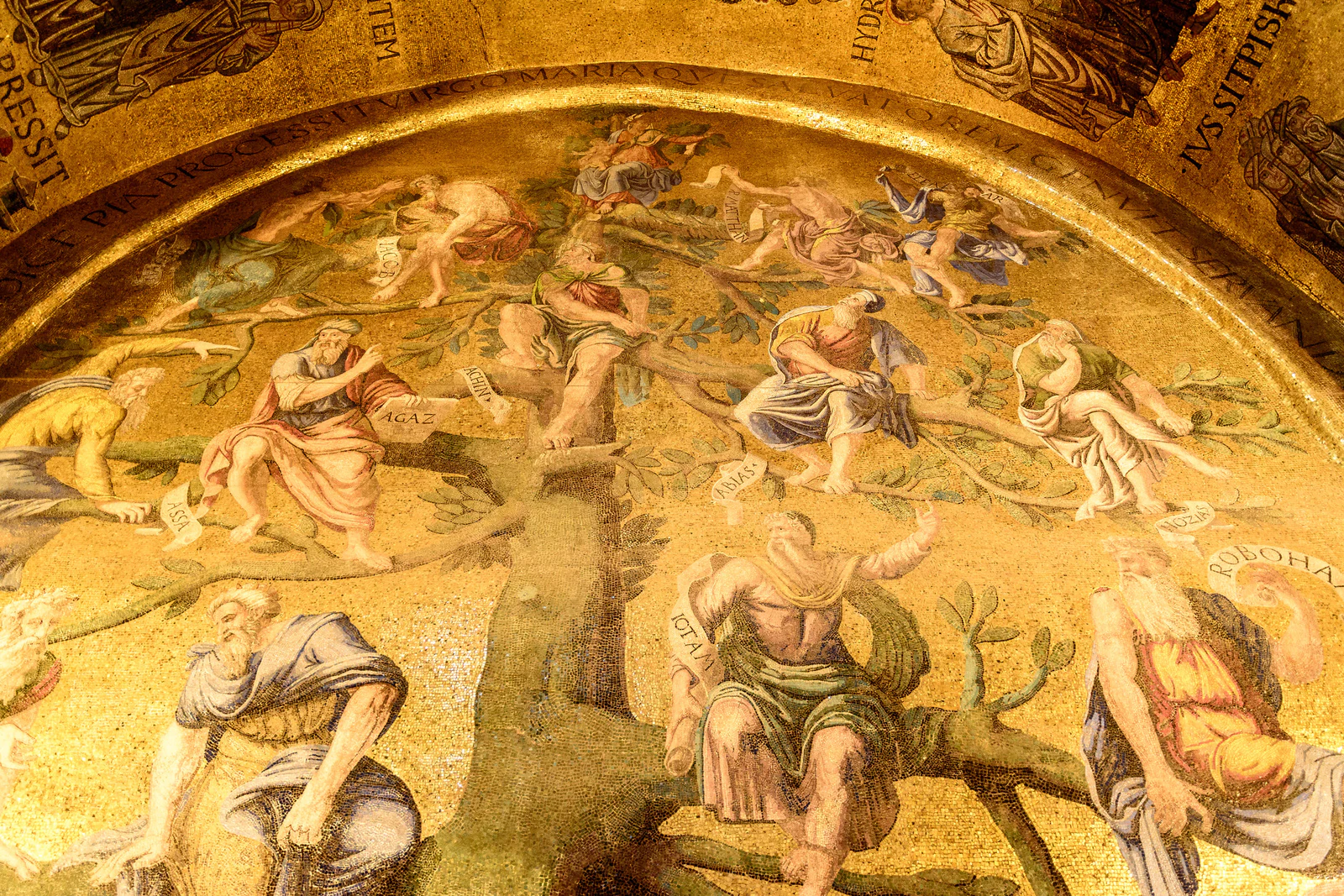 Detalhe de um mosaico narrativo dourado de San Marco.