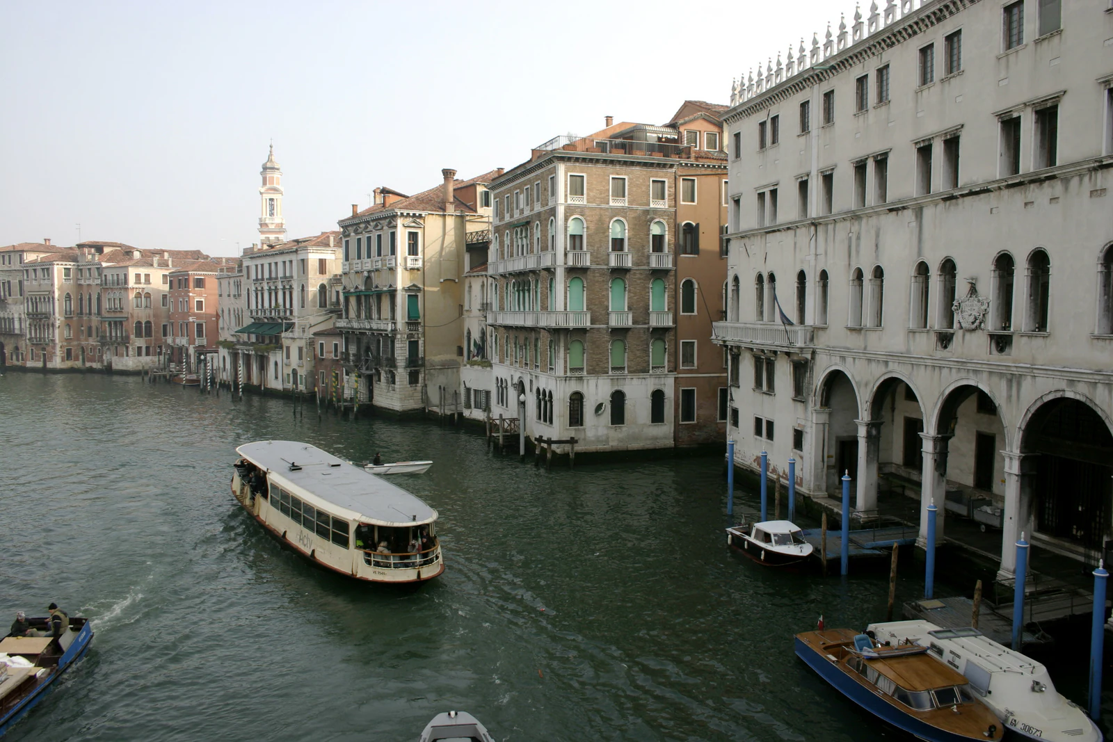 No Canal Grande, cada fachada foi desenhada para ser vista da água.